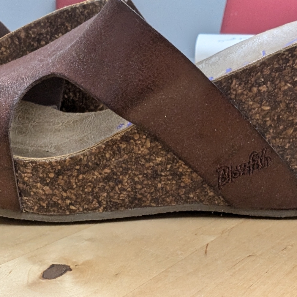 Blowfish Brown Wedges - Picture 2 of 6